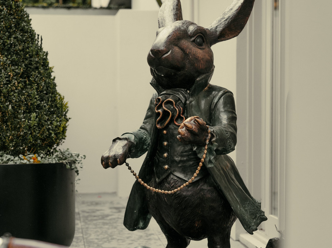 里阿尔酒店主图