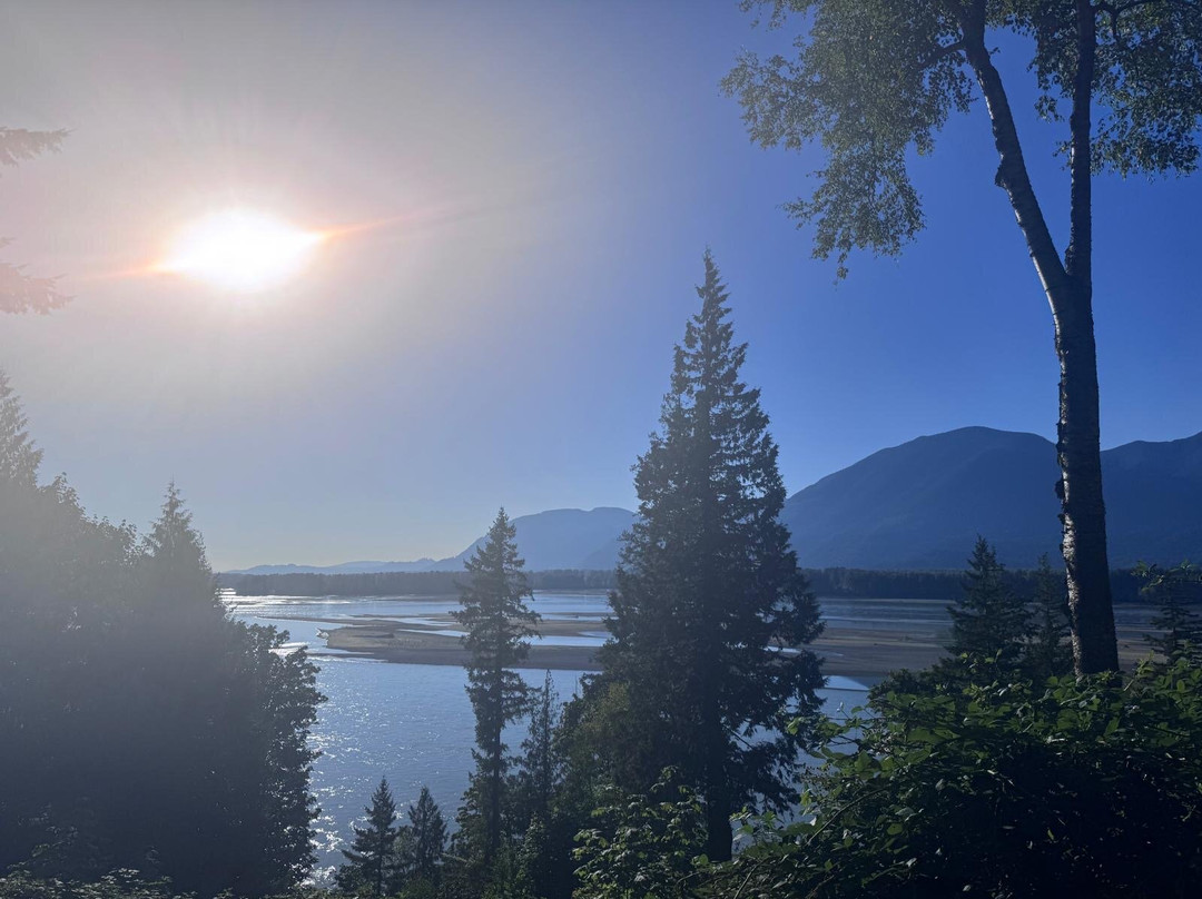 The Fraser River's Edge B&B Lodge主图