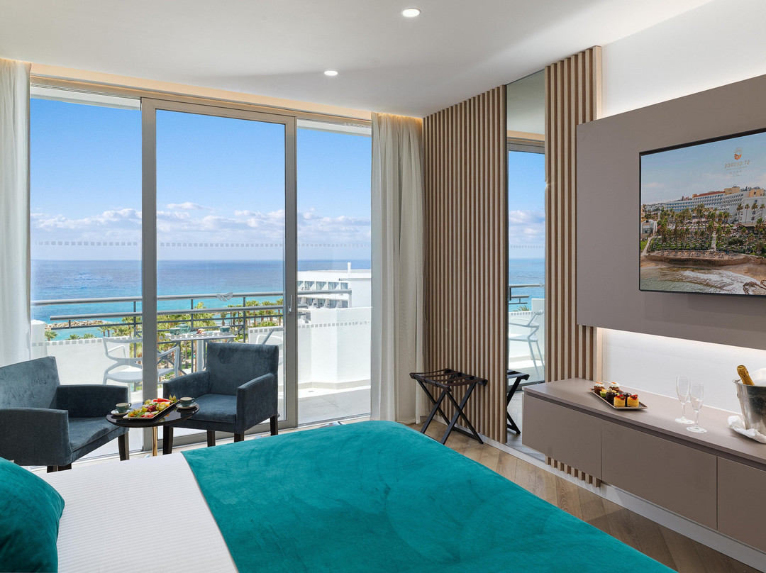 St. George Beach Hotel & Spa Resort主图