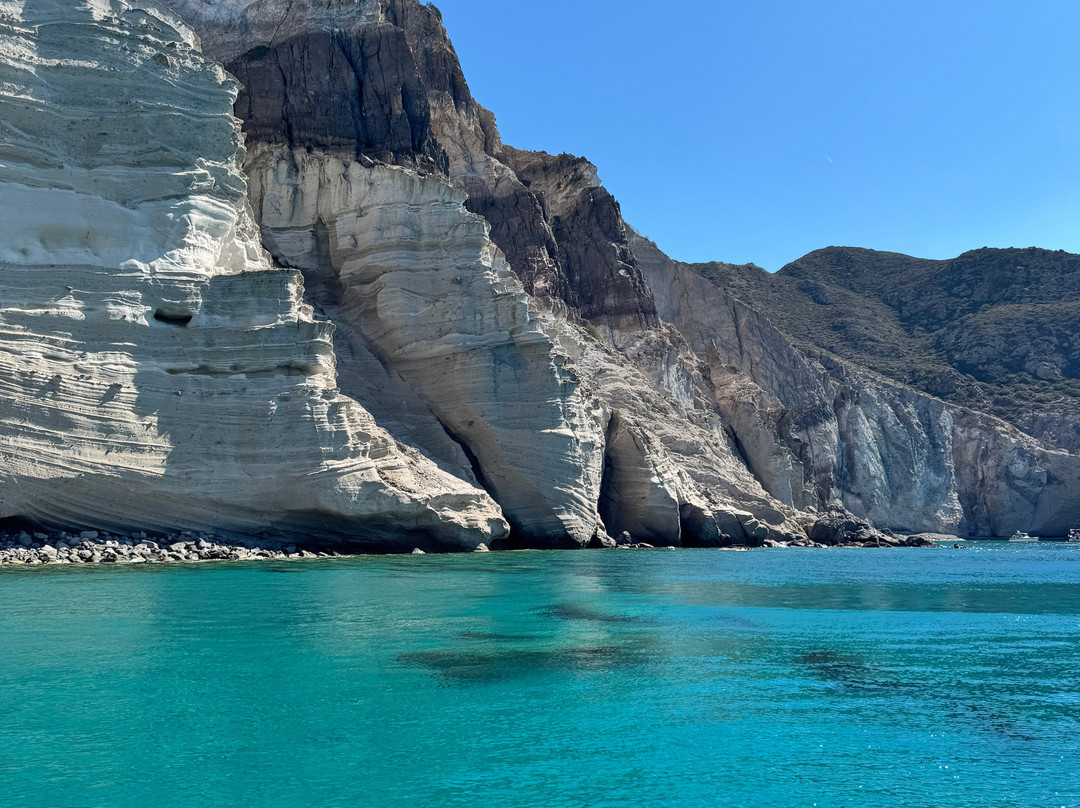 Regaki Boat Trips-帕罗奇亚必去景点