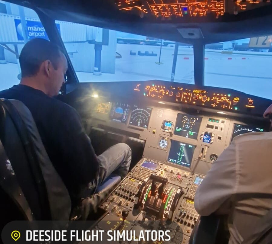 Deeside Flight Simulators-埃尔斯米尔港必去景点