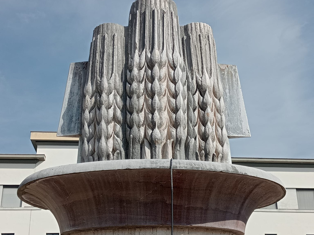 Fontana del grano - arte di regime