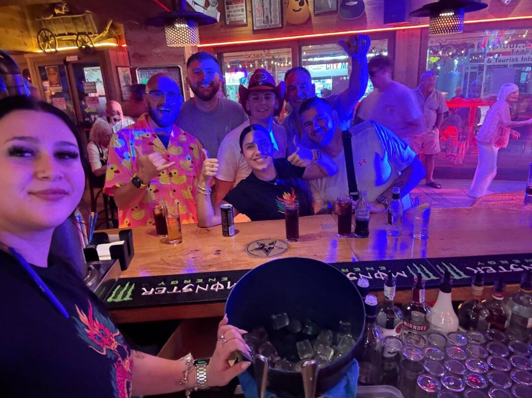 Western Saloon-贝尼多姆必去景点