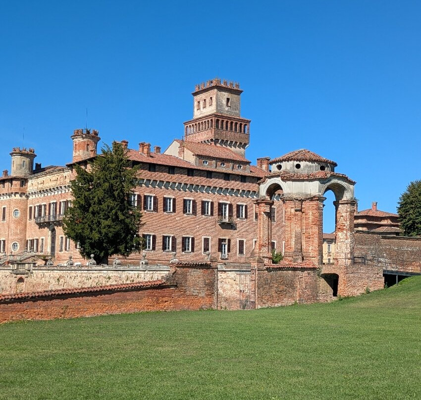 Castello Di Chignolo Po-Chignolo Po必去景点