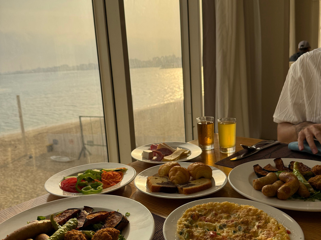 Triumph White Sands主图