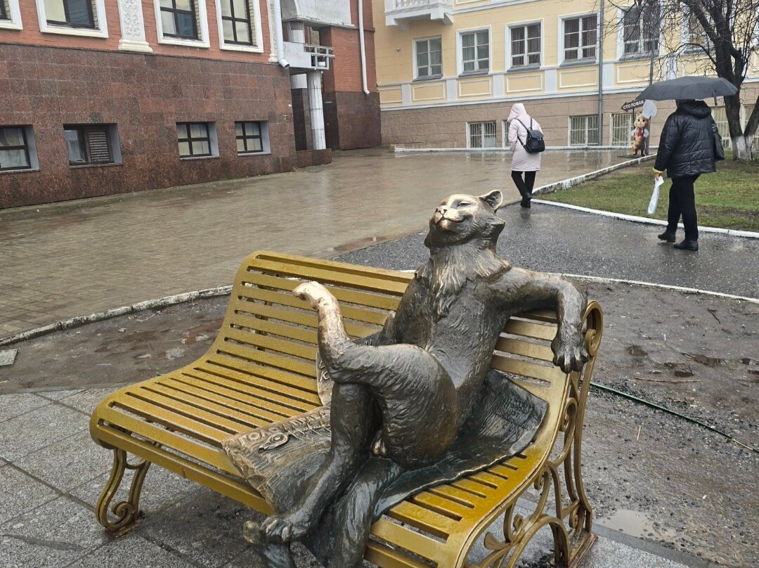 Iyoshkin Cat Sculpture-Yoshkar-Ola必去景点