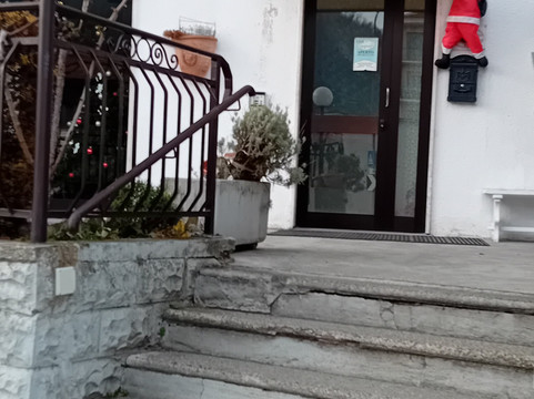 阿尔贝戈桑格里拉酒店主图