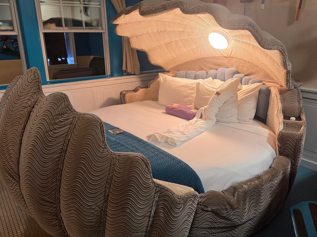 冒险套房酒店主图