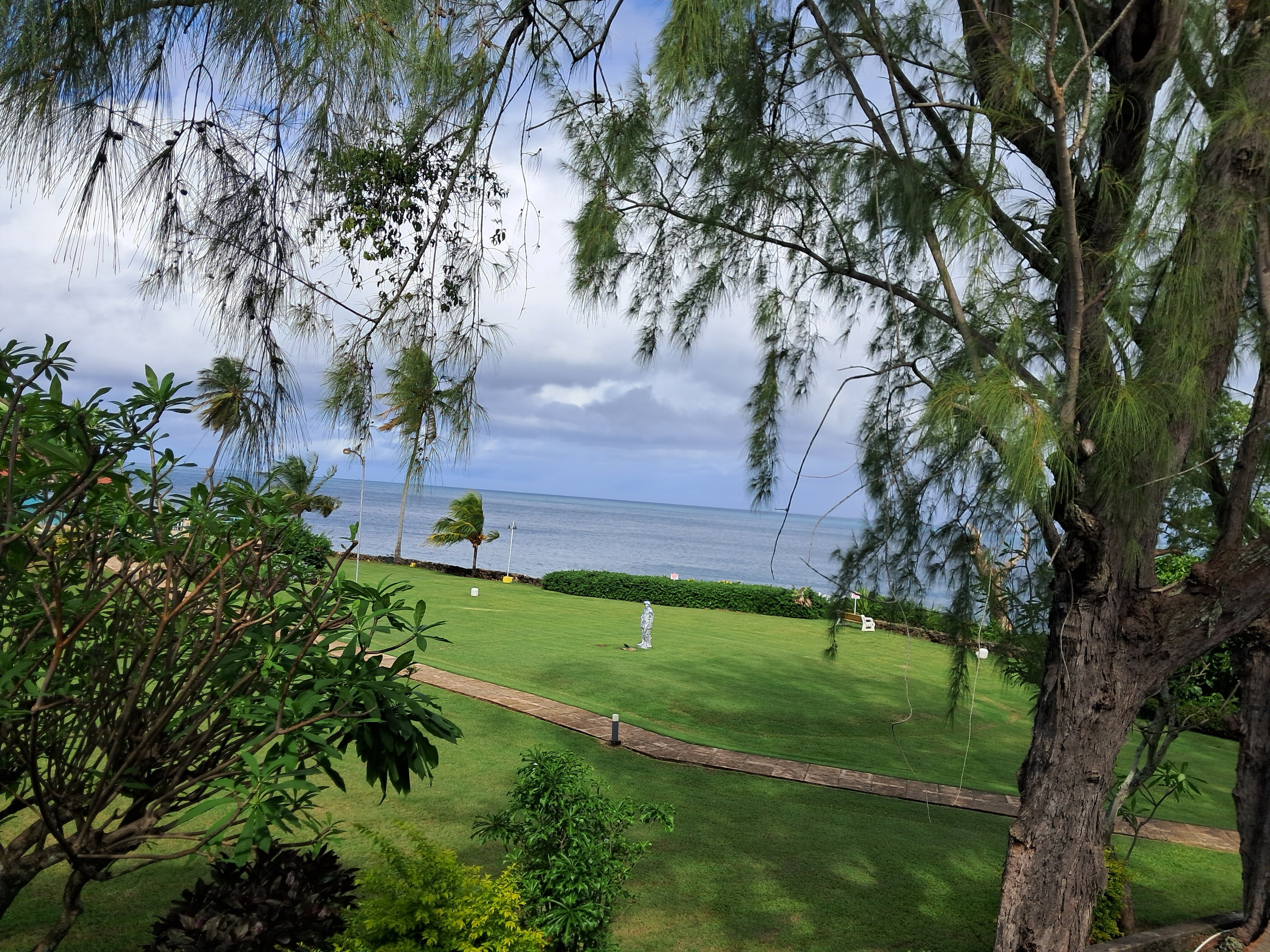 Crown Point Beach Hotel Limited-官方