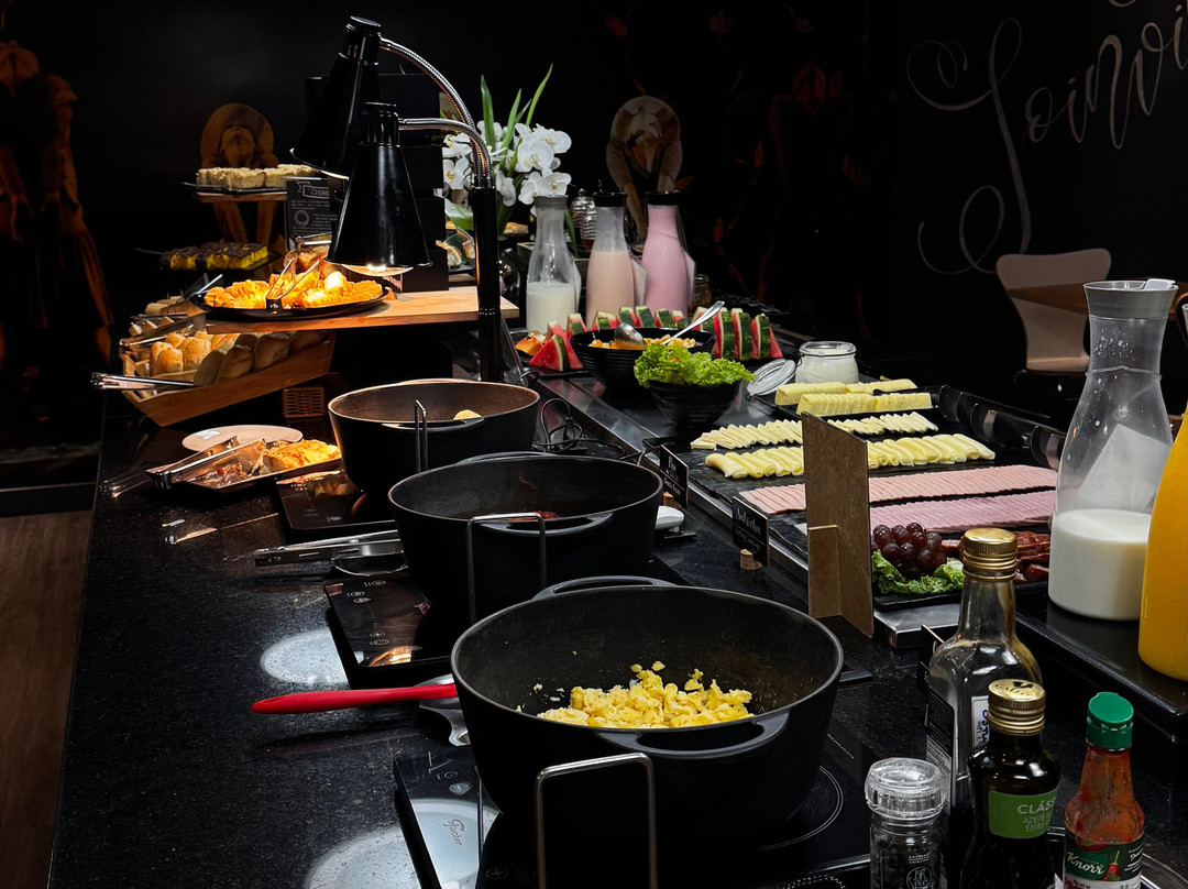 宜必思若茵维莱酒店主图