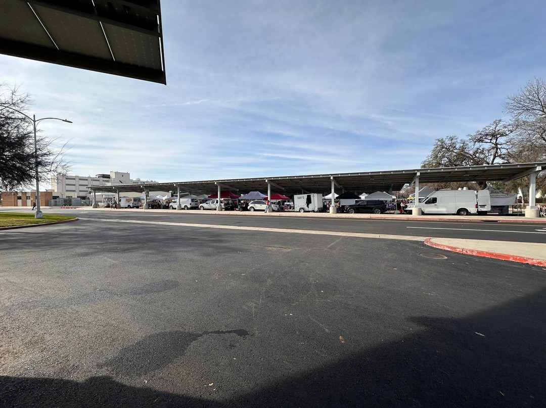 Visalia Farmers Market