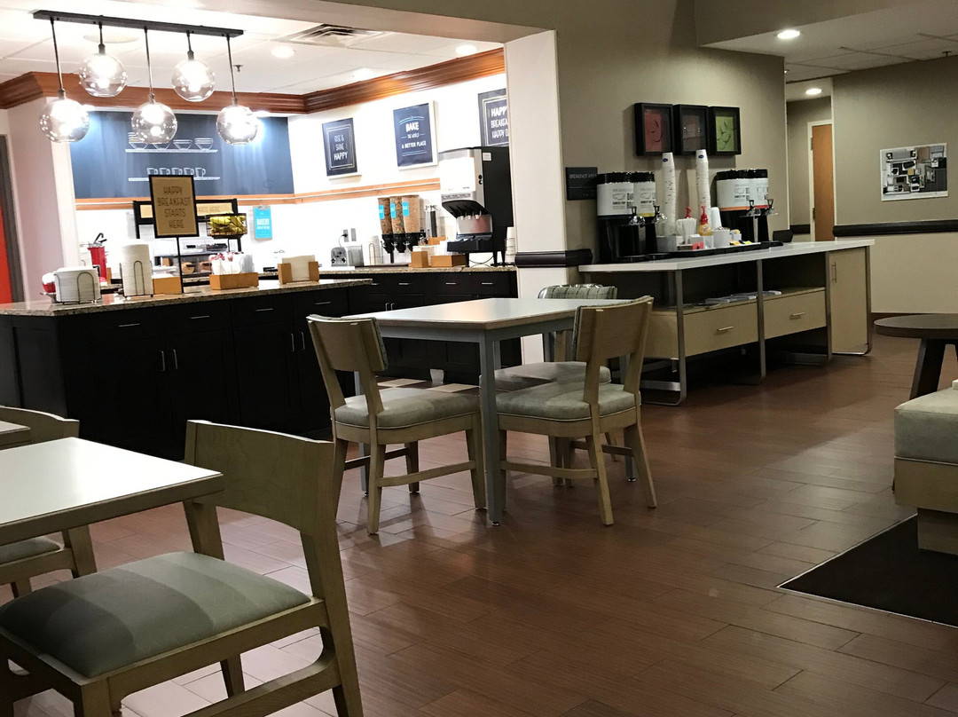 圣露西港欢朋酒店及套房主图