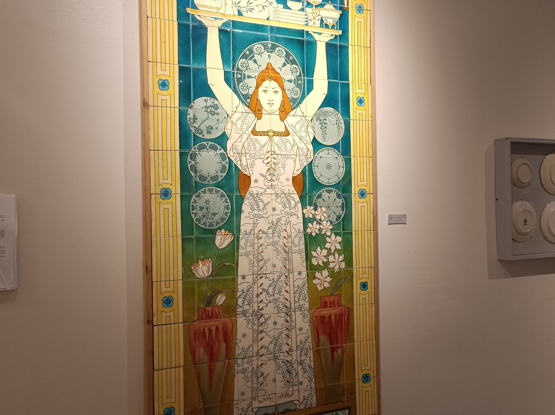 Musee de la Faience-萨尔格米纳必去景点