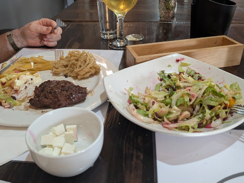 The Village Restaurant & Guesthouse主图