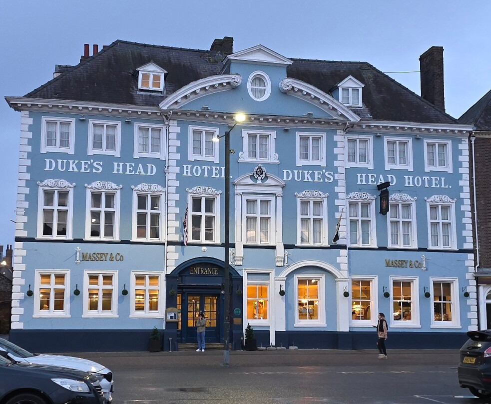 公爵黑德酒店主图