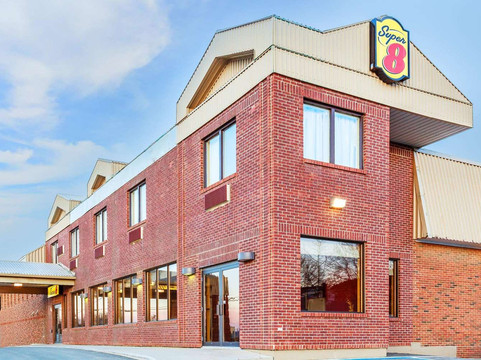 坎贝尔顿温德姆速8酒店主图