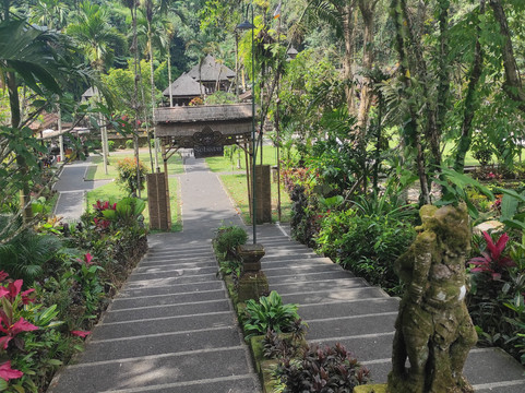 古农卡威斯巴图圣泉寺-Sebatu必去景点