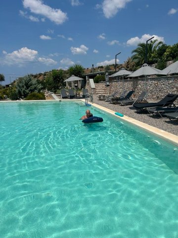 伊里尼恩度假村-官方