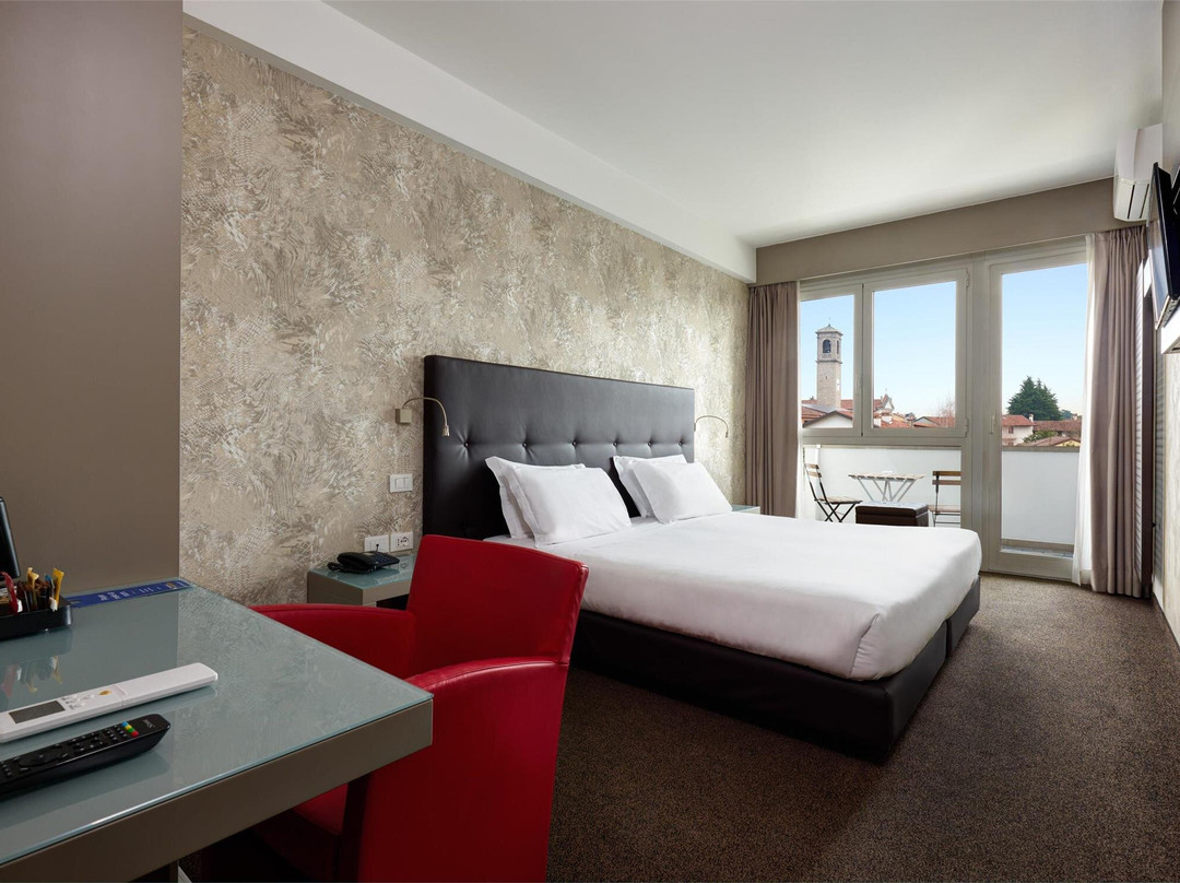 大陆贝斯特韦斯特酒店主图