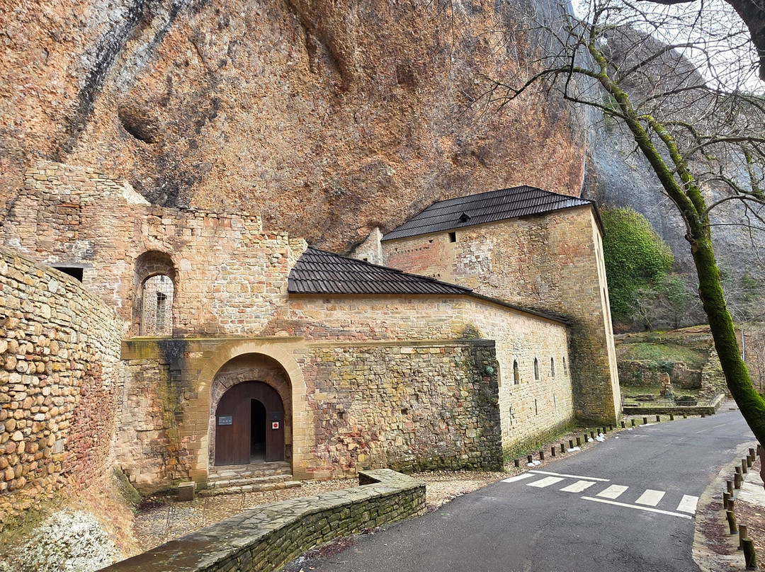 Monastery of San Juan de la Peña-哈卡必去景点