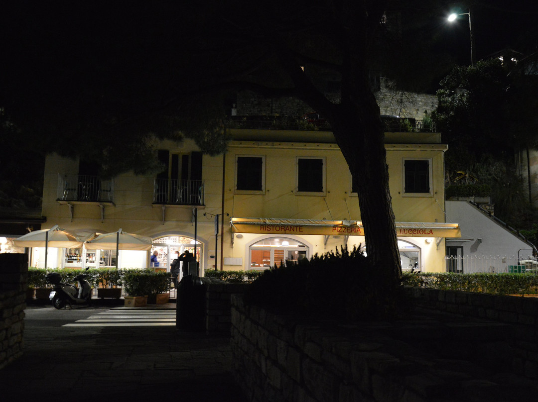 罗卡达拉卢乔拉酒店主图