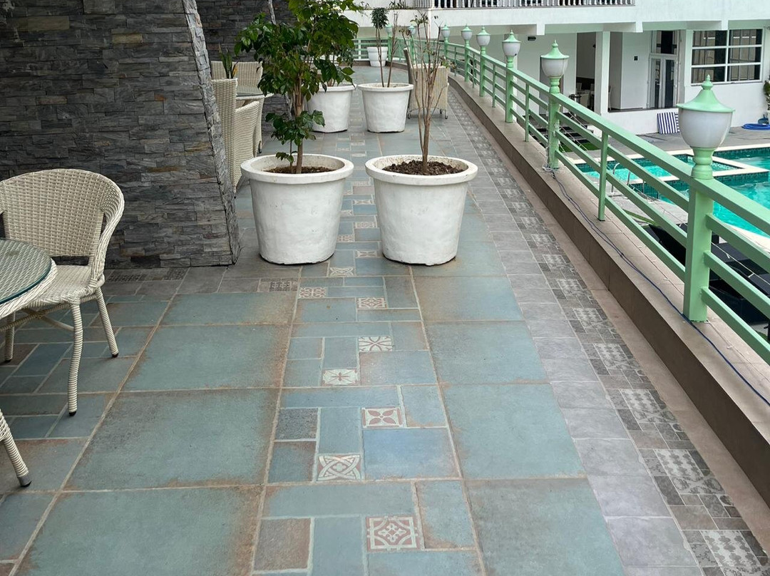 Khurpatal Lake Inn