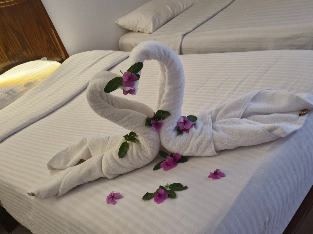 幸福生活村度假酒店主图