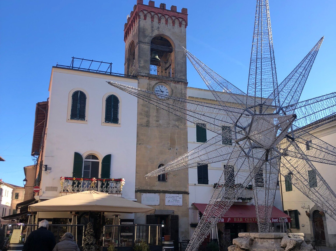 La Torre Civica-Castiglione del Lago必去景点