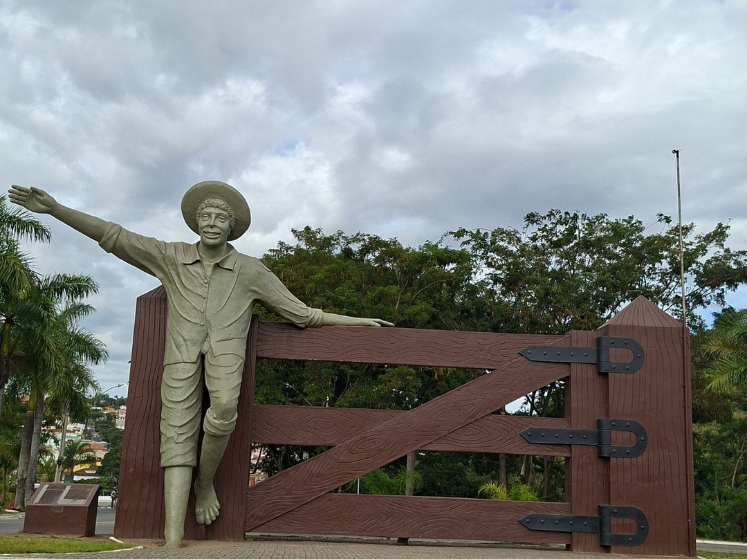 Monumento Menino Da Porteira-Ouro Fino必去景点