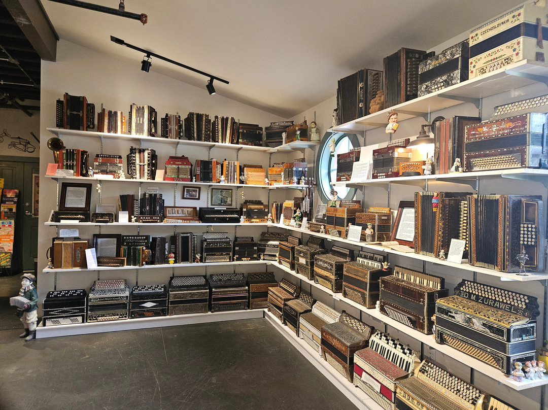 New England Accordion Connection & Museum Co.