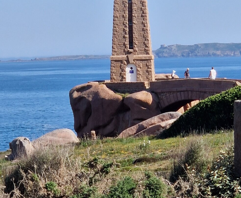 Ploumanac'h LIghthouse-Ploumanac'h必去景点