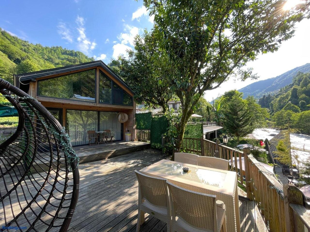 IVA River Bungalows