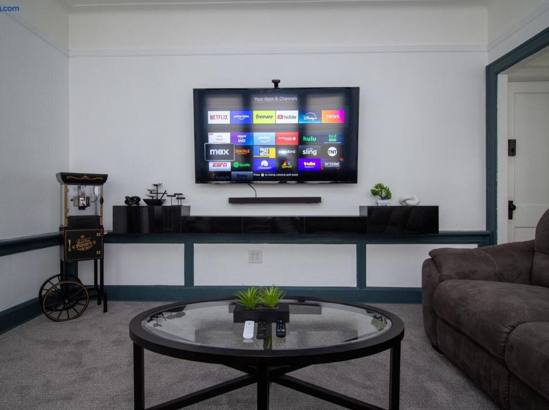 Cozy Theatre & Office Brooklyn Stay