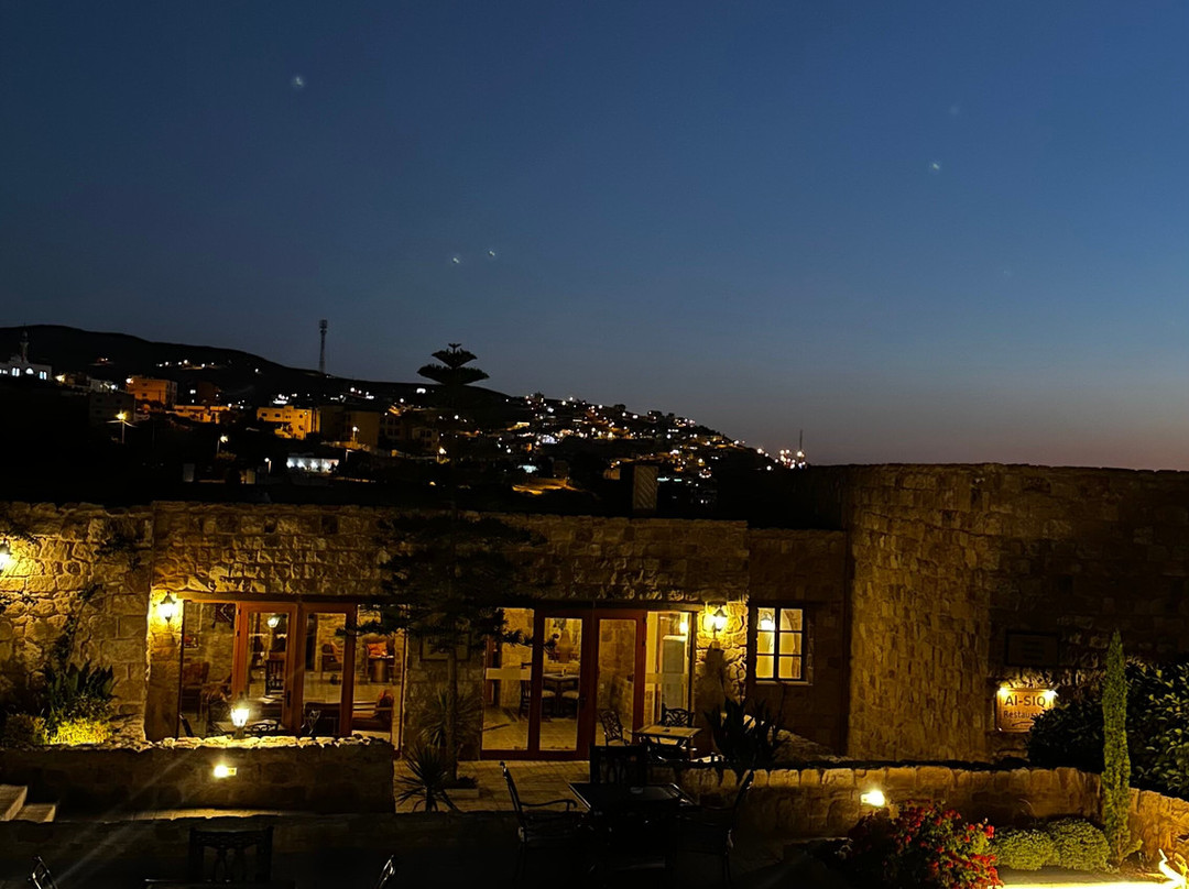 Old Village Resort主图