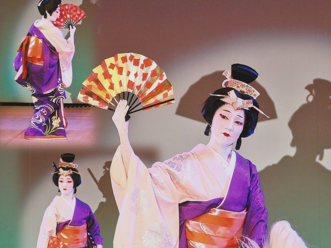 Kimono ＆ Japanese Dance Experience Osaka