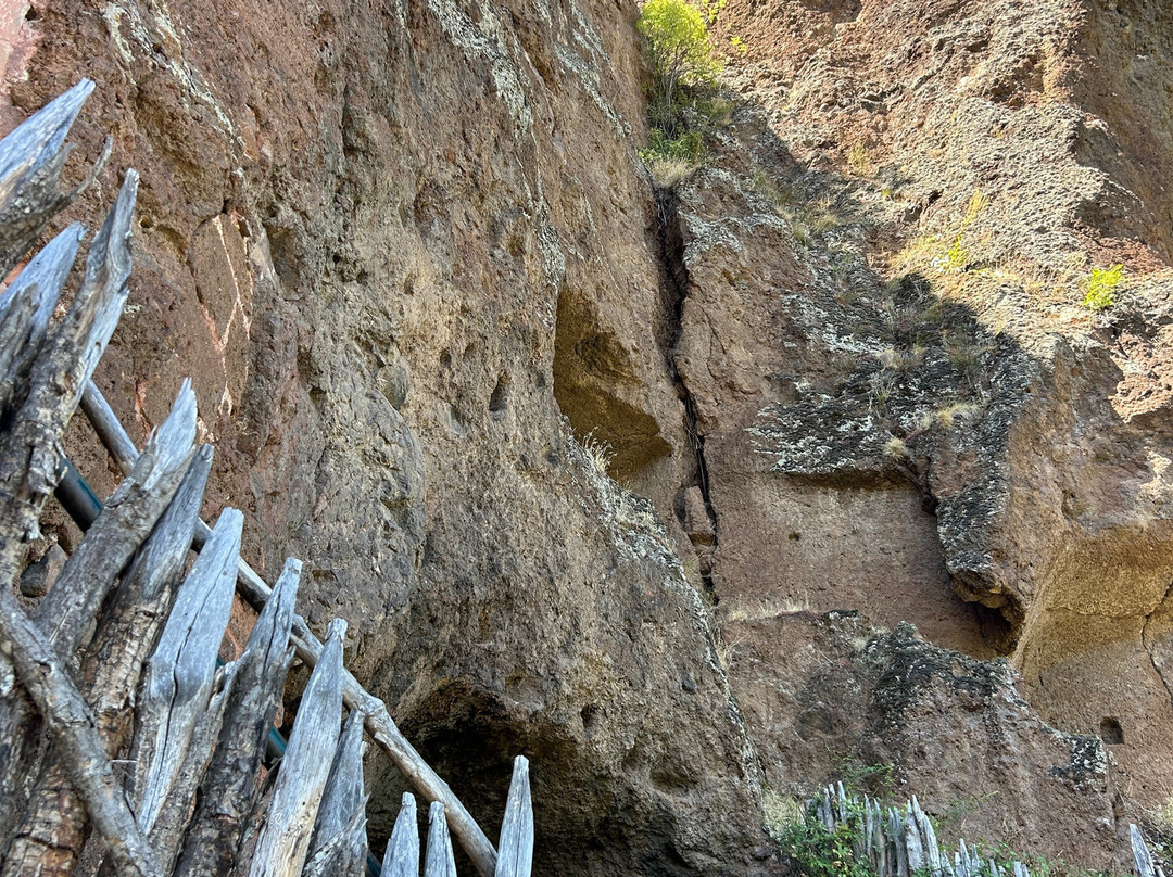 Site Troglodyte de Jonas - Forteresse médiévale et chapelle romane-Saint-Pierre-Colamine必去景点