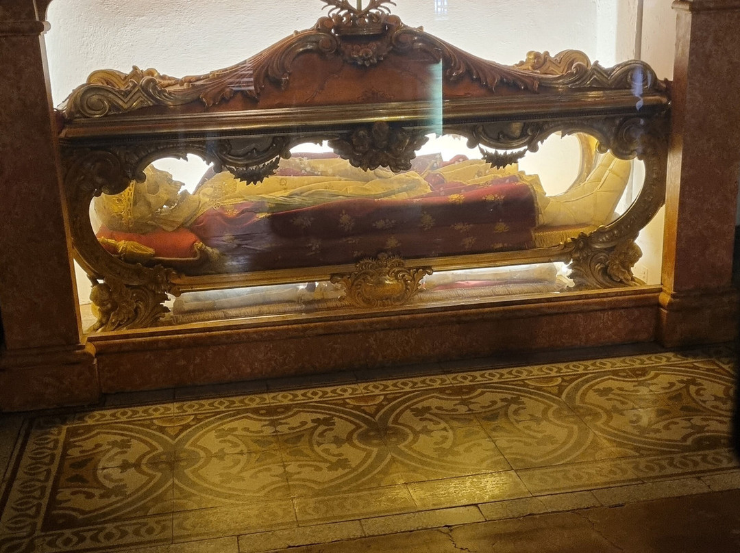 Chiesa di Santo Stefano e Battistero-伦诺必去景点