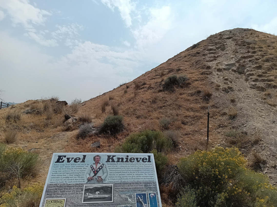 Evel Knievel Snake River Canyon Jump Site-特温福尔斯必去景点