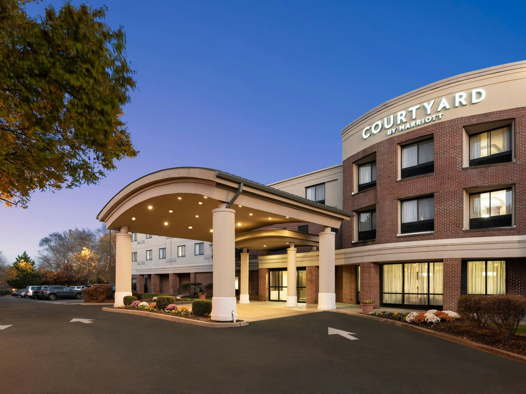 Farmingdale酒店住宿-Courtyard Wall At Monmouth Shores Corporate Park