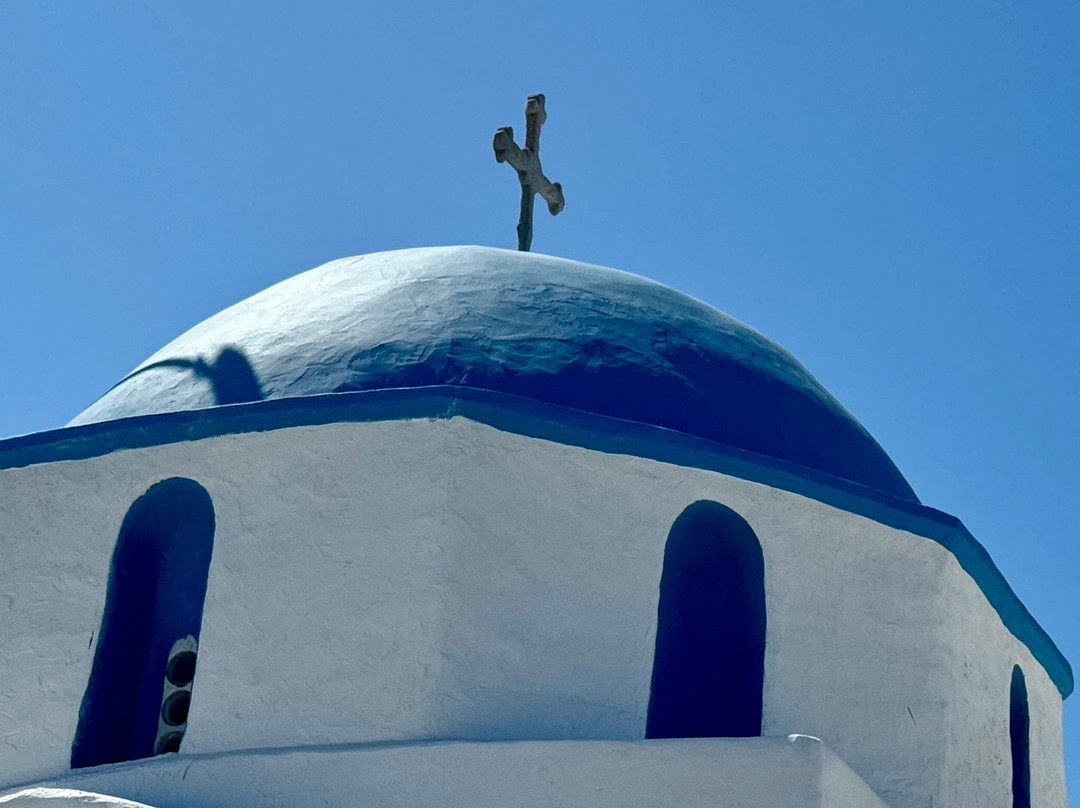 St. Constantine Church-帕罗奇亚必去景点