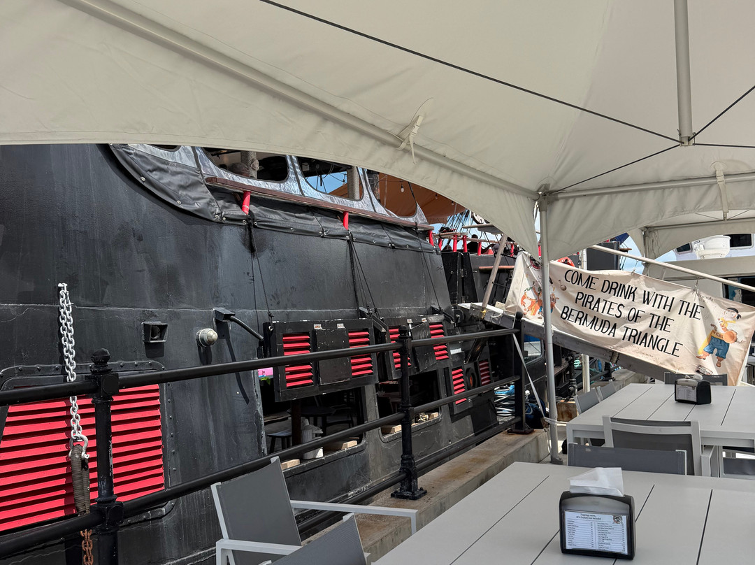 Calico Jack's Floating Bar-Somerset Village必去景点