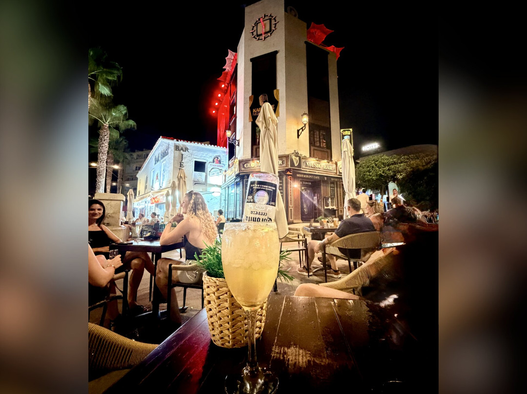Plaza De La Nogalera-托雷莫里诺斯必去景点
