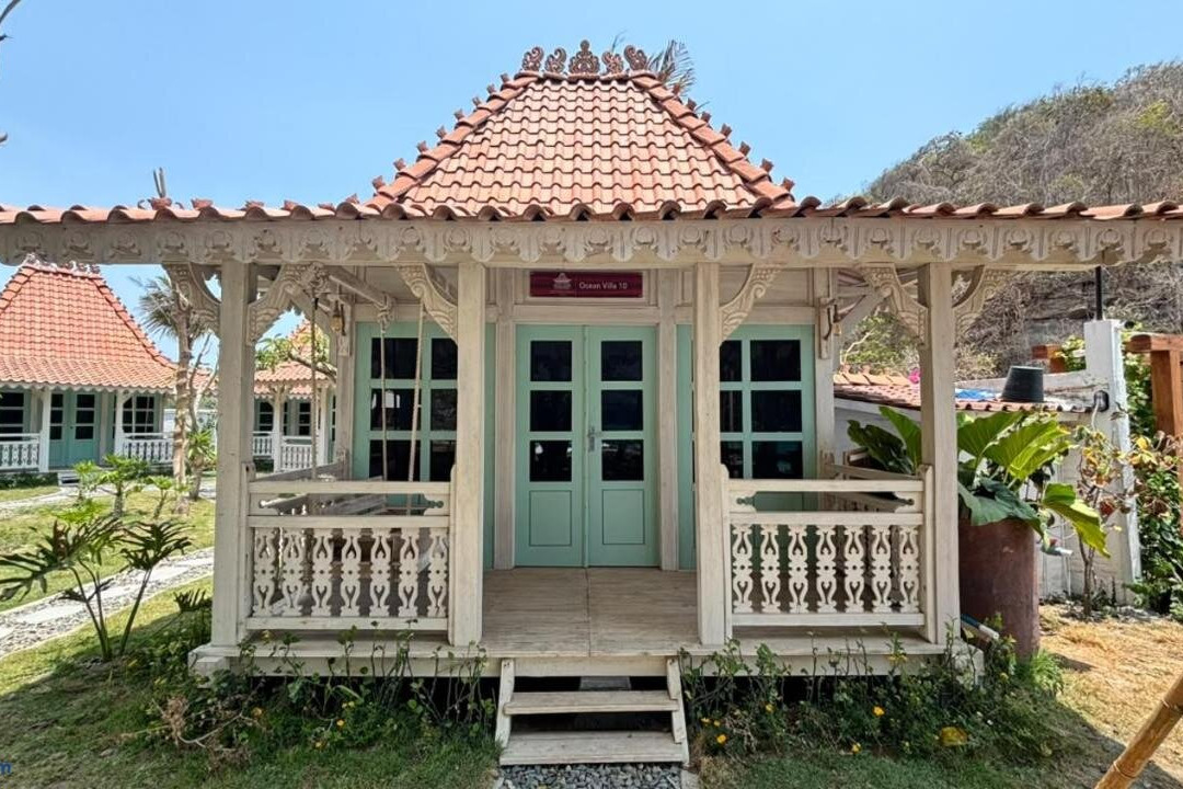 Sattura Villa Lawar