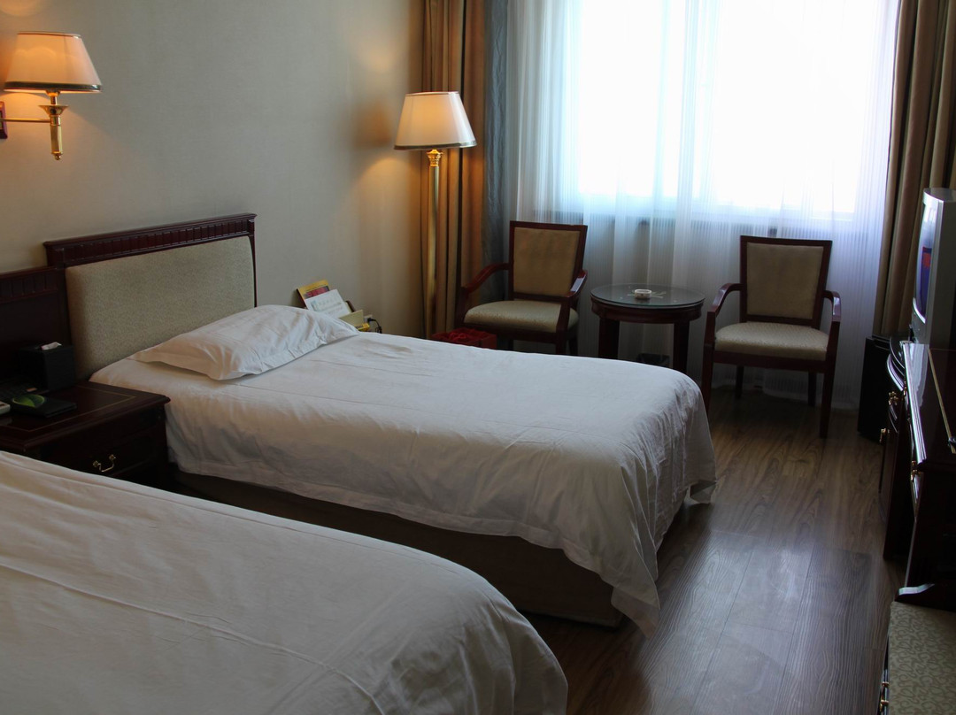 盛世花园大酒店主图