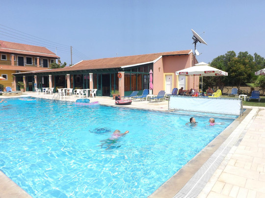 Yiannis II Hotel