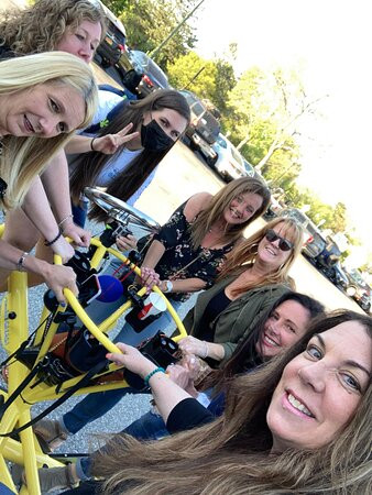 Paddle Pub & Cycle Boat Party Long Island-Patchogue必去景点