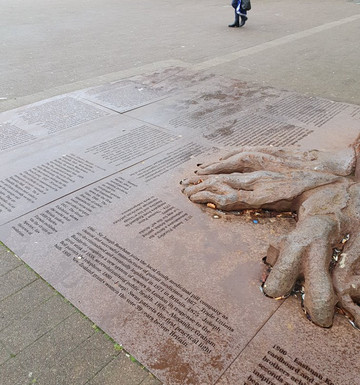 Dead Tree Sculpture-Kirkby必去景点
