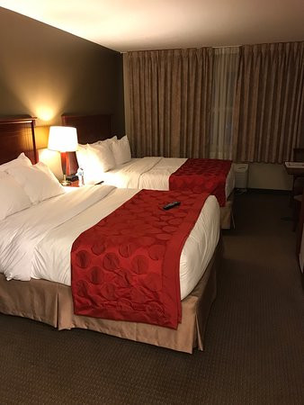 Ramada by Wyndham Sherwood Park主图