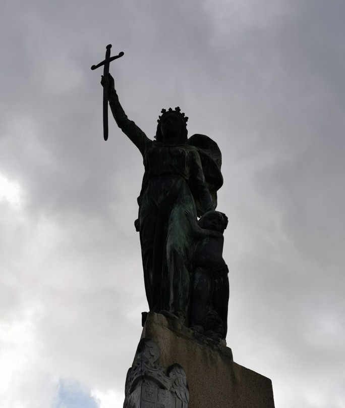 Estatua de Isabel La Católica-梅利利亚必去景点