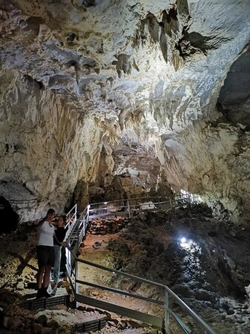 Meziad Cave-Meziad必去景点